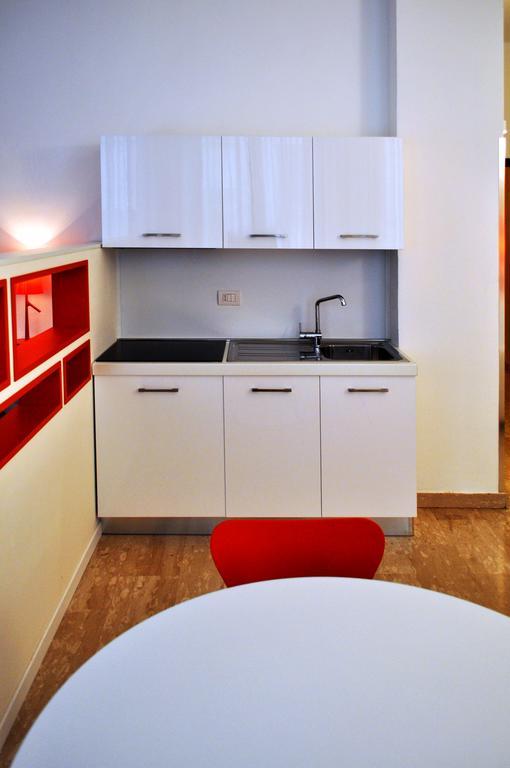 Bb Hotels Aparthotel Bocconi Milan Room photo