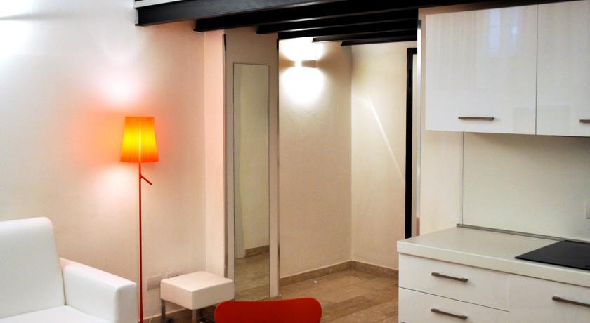 Bb Hotels Aparthotel Bocconi Milan Room photo